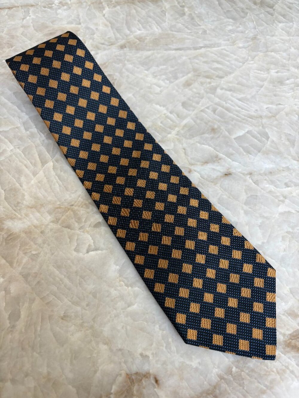CHARVET Men's 100% Silk Necktie Navy/Gold Geometric